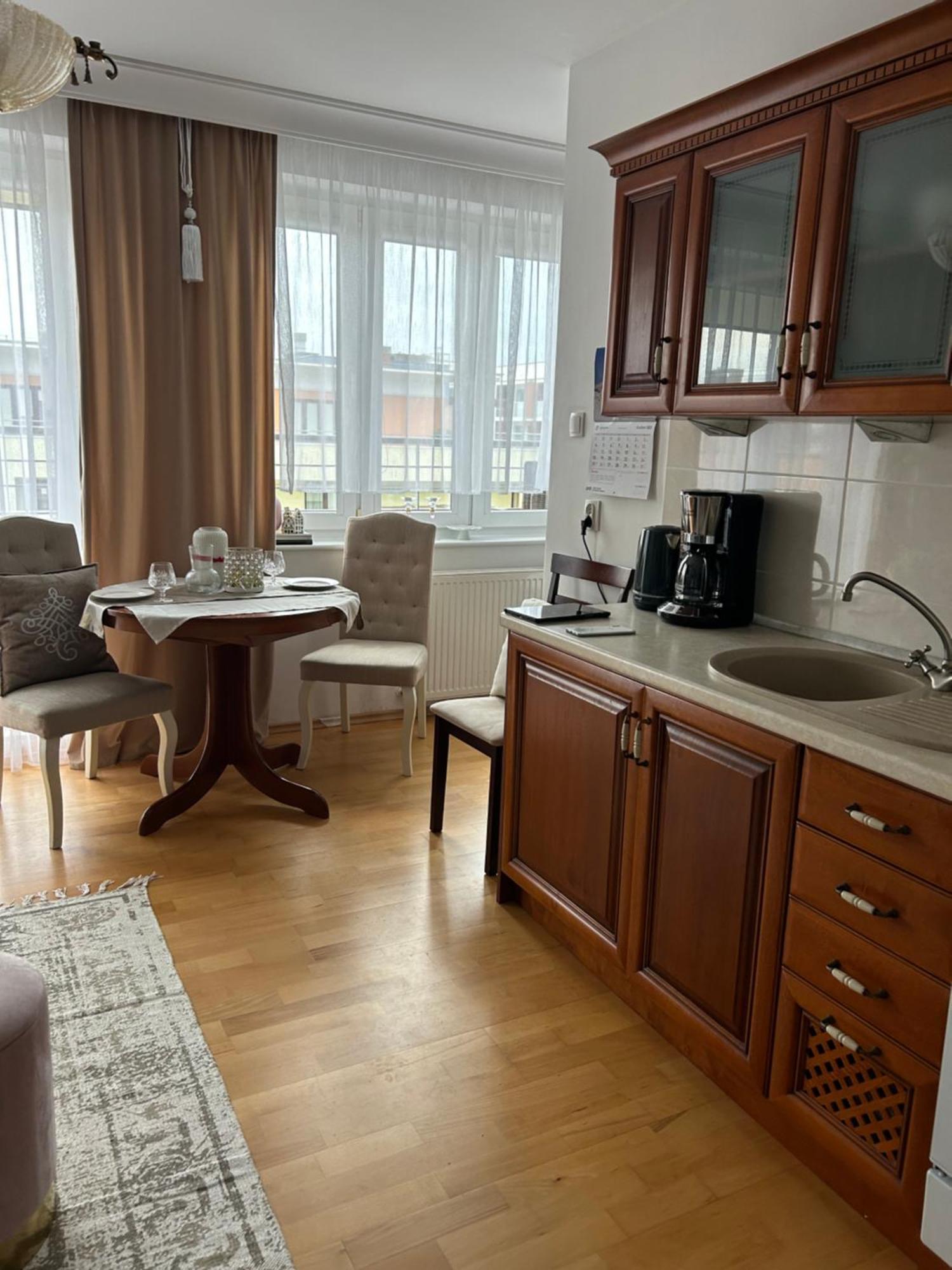Unique Beige & Gold Apartments 科沃布热格 外观 照片